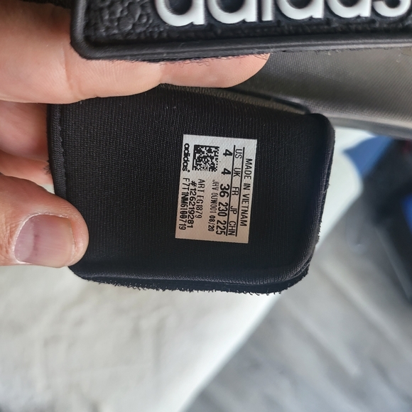 Adidas Velcro Slides Black White Size Youth 4 - Picture 6 of 6